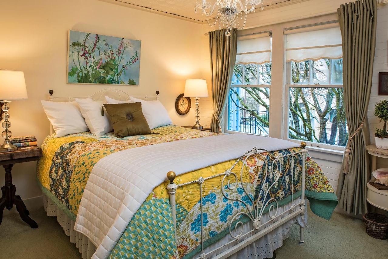 Clementine'S Guest House & Vacation Rentals Astoria Exterior foto