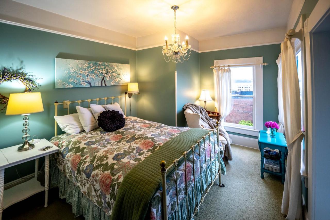 Clementine'S Guest House & Vacation Rentals Astoria Exterior foto